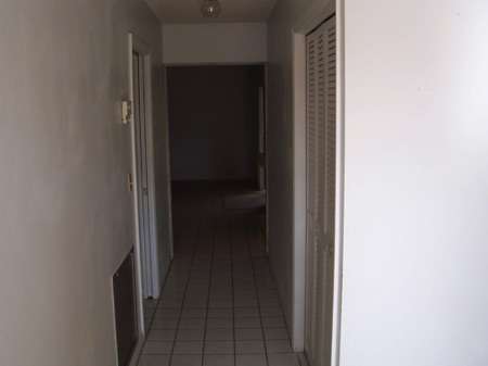 00398 Foyer Hallway .JPG